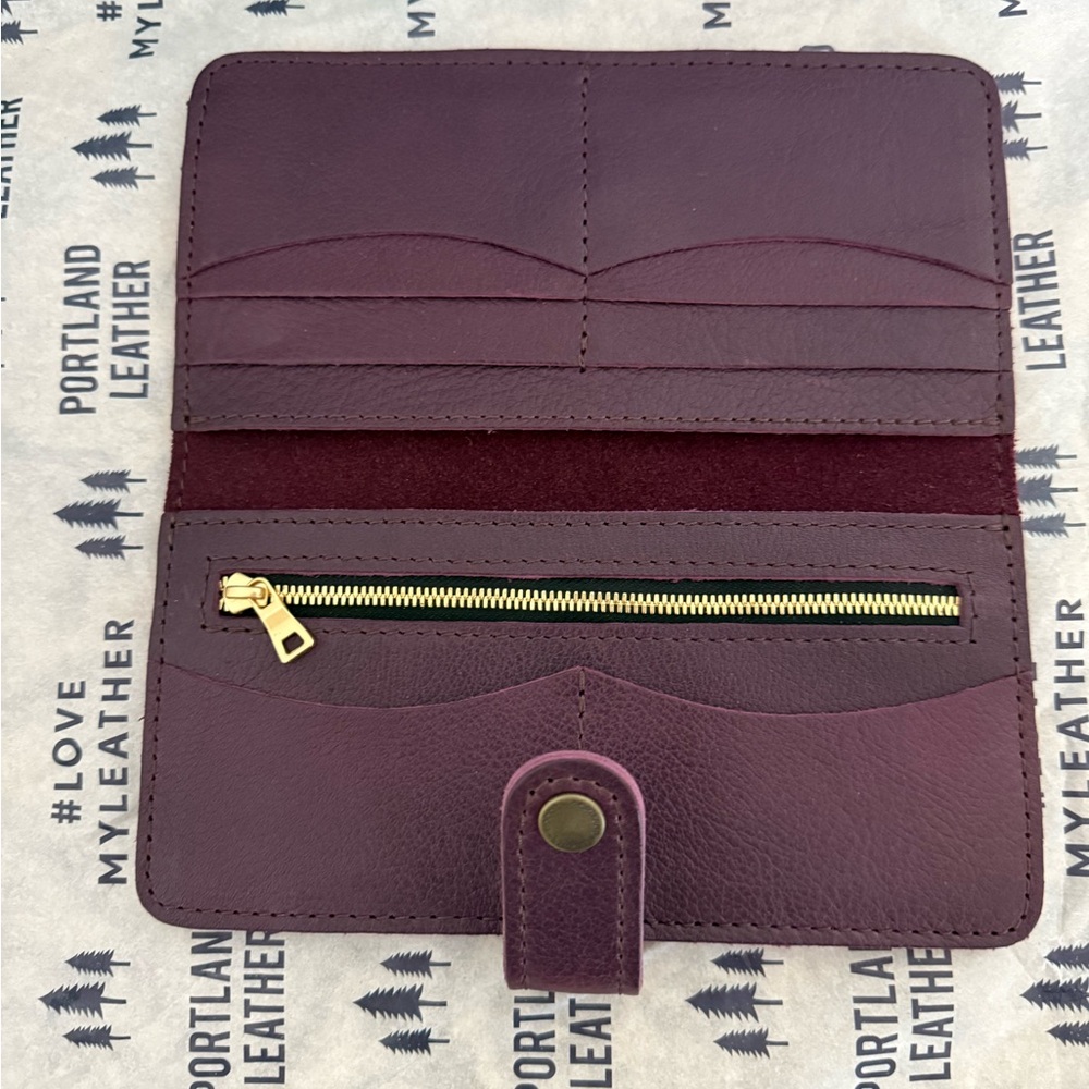 Portland Leather Large Women’s Bifold Wallet Plum